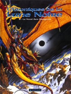 Couverture de CHRONIQUES DE LA LUNE NOIRE #2 - Le vent des Dragons